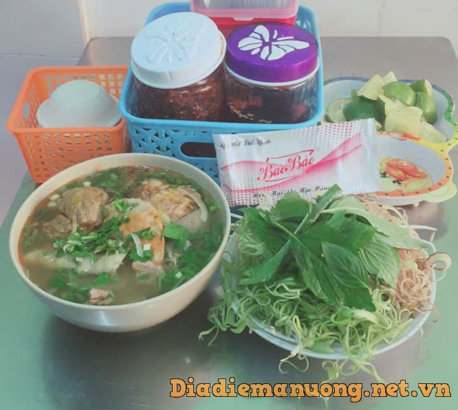Quán Bún Bò Ngon Quận 4 - Bún Bò Hằng Cư Xá Vĩnh Hội Quận 4